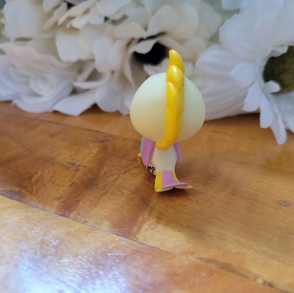 Littlest Pet Shop LPS #1452 Cockatoo Bird White Yellow Blue Eyes 2006 - Picture 4 of 12